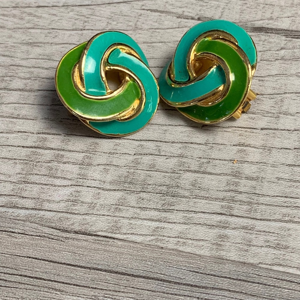 Donald Stannard Vintage Green Turquoise Enamel Gold Tone Clip On Earrings 3830